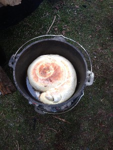 Gevuld brood uit de Dutch Oven